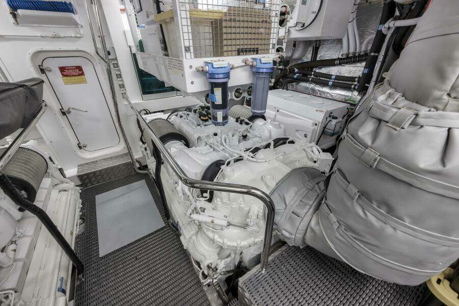 2026 Sunseeker 88 Yacht