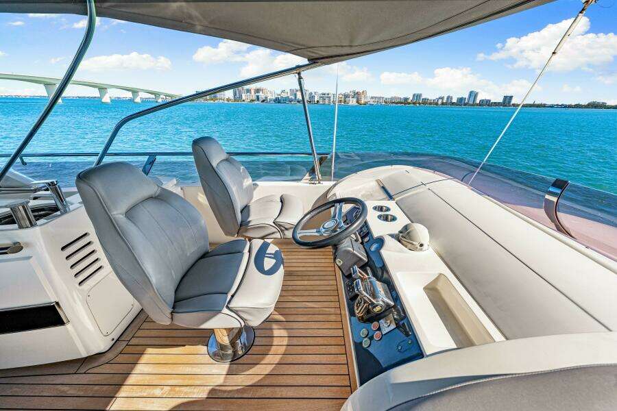2014 Princess Y72