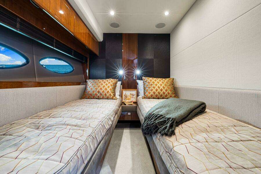 2014 Princess Y72