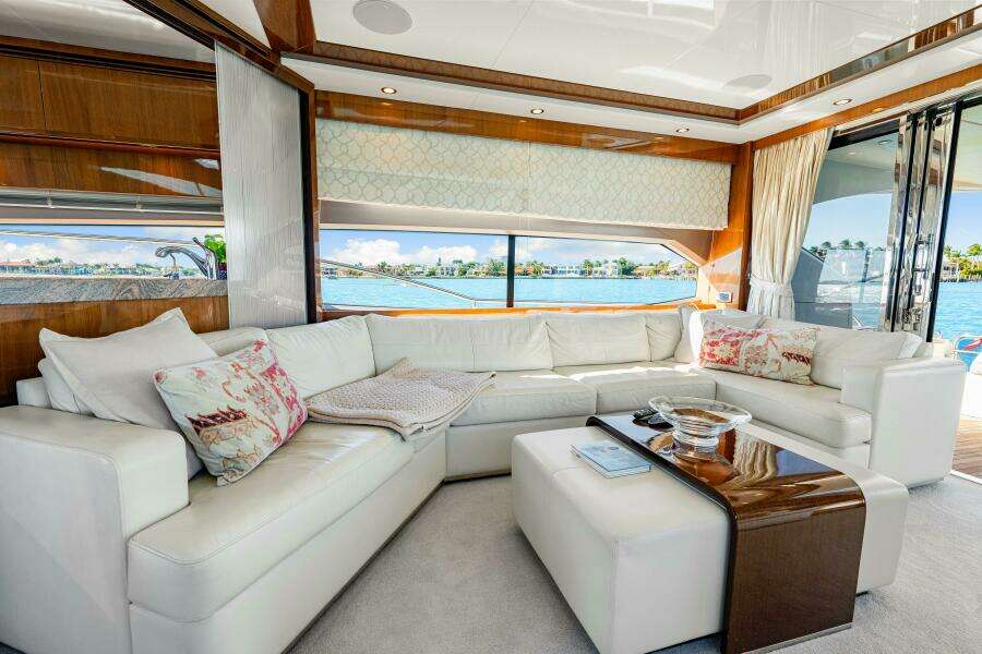 2014 Princess Y72