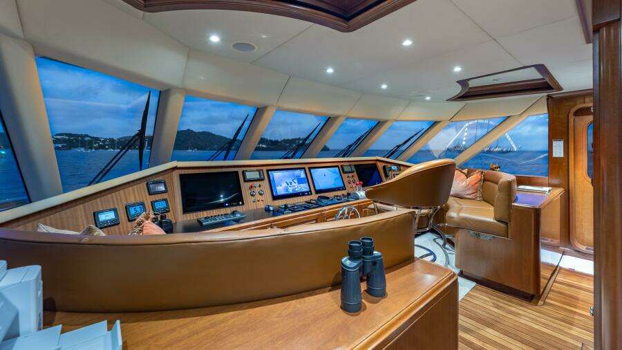 2001 Trinity Yachts Tri-Deck MY