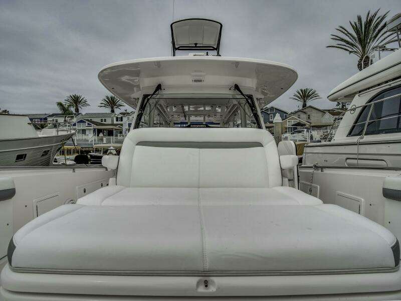 2015 Everglades 435 Center Console