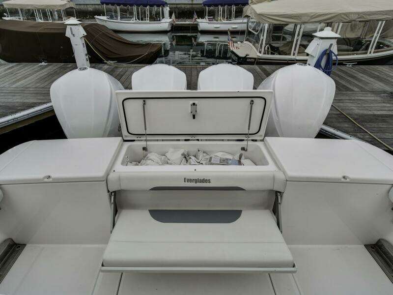 2015 Everglades 435 Center Console