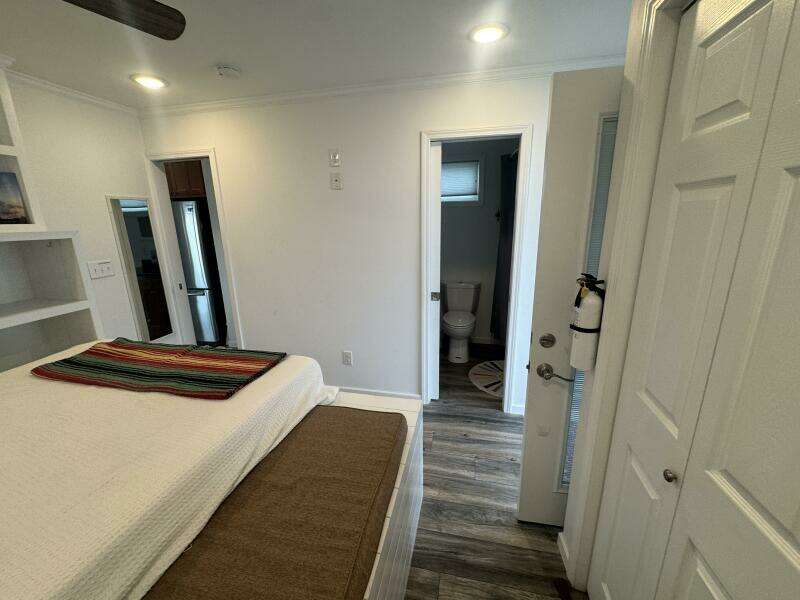 2019 Harbor Home Cozy Cottage 52' x 16' Tiny Boat