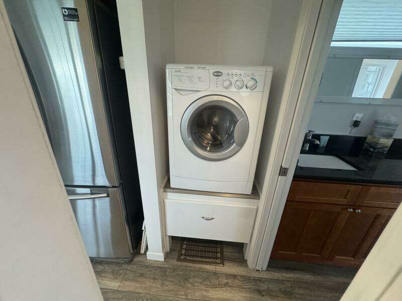 2019 Harbor Home Cozy Cottage 52' x 16' Tiny Boat