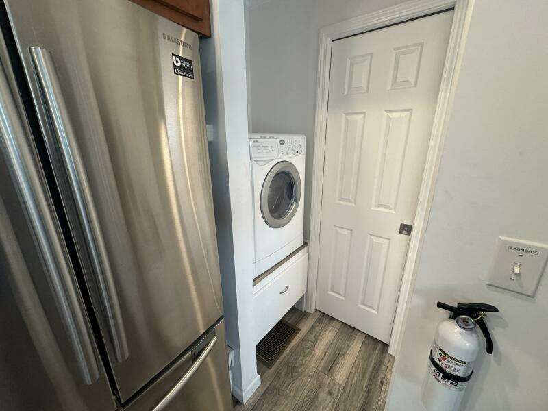 2019 Harbor Home Cozy Cottage 52' x 16' Tiny Boat