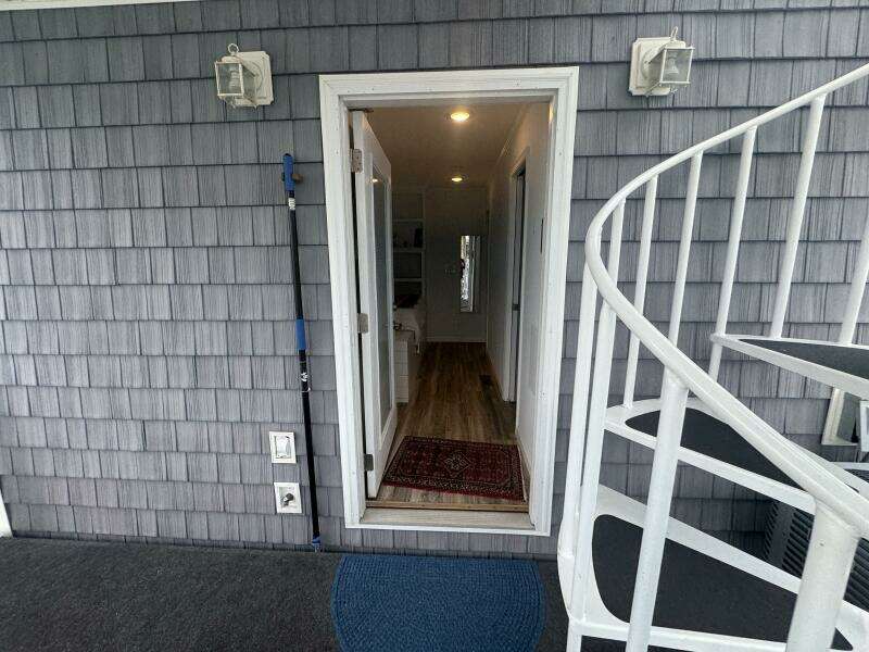 2019 Harbor Home Cozy Cottage 52' x 16' Tiny Boat