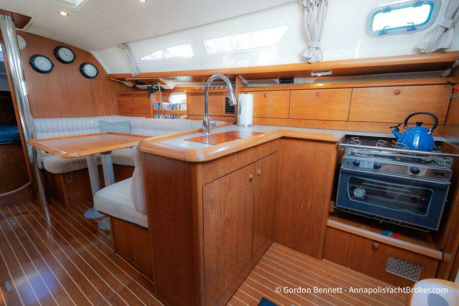 2002 Jeanneau Sun Odyssey 37