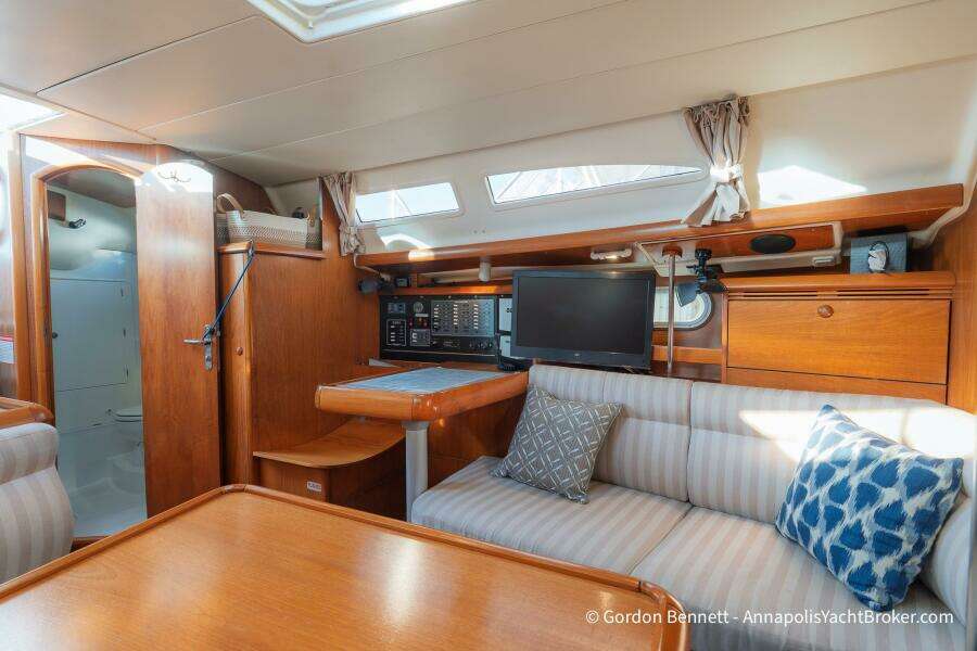 2002 Jeanneau Sun Odyssey 37