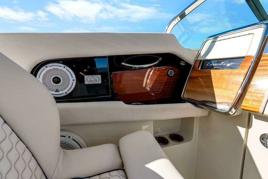 2021 Chris-Craft Launch 35 GT OB