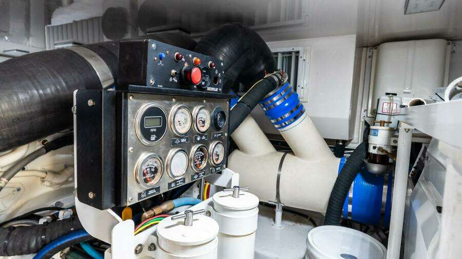 2007 Viking 64 Convertible