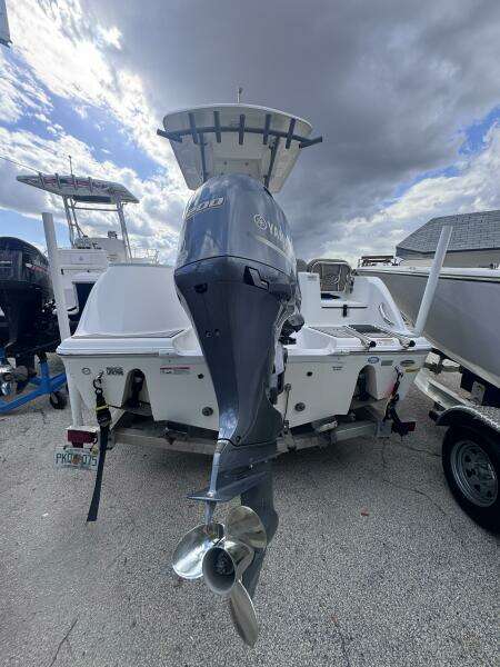 2021 Sea Fox 228 Commander