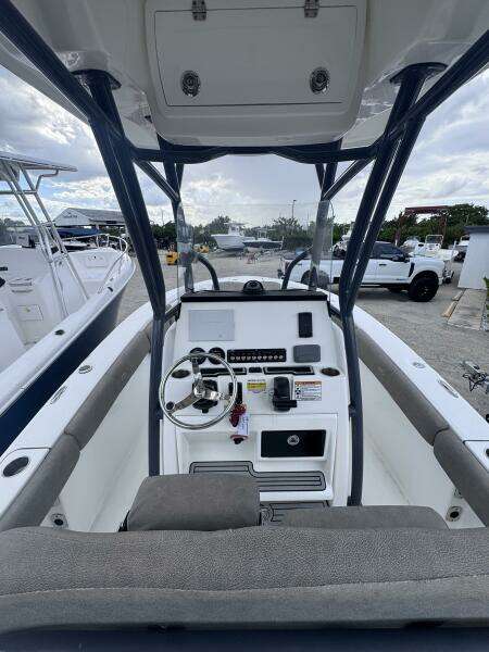 2021 Sea Fox 228 Commander