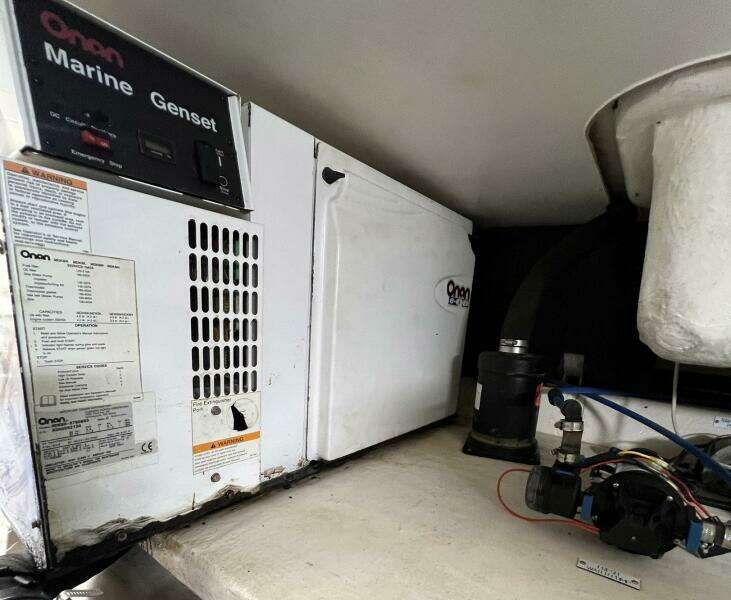 2007 Luhrs 41 Hardtop Express