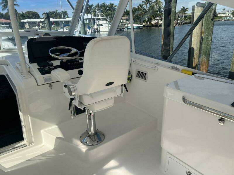 2007 Luhrs 41 Hardtop Express