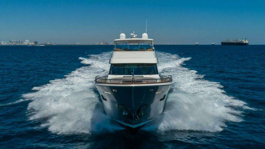 2012 Lazzara Yachts 