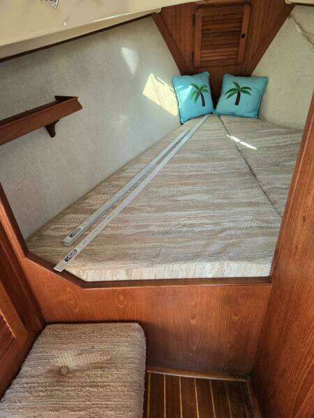 1988 Island Packet 27