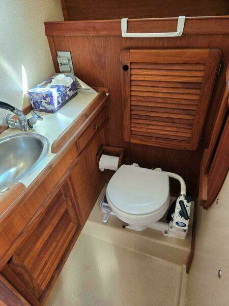 1988 Island Packet 27