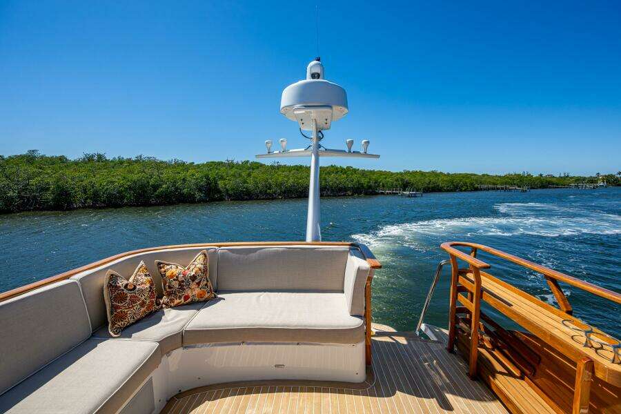 2021 Hinckley Talaria