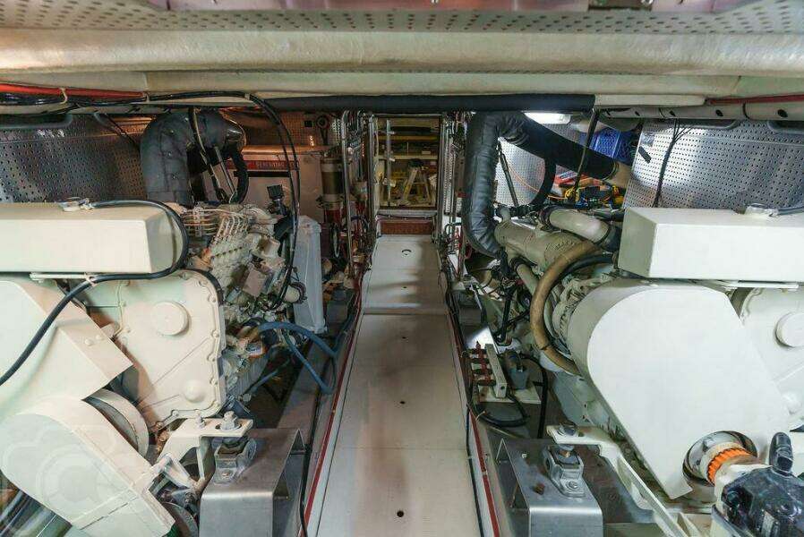 1999 Offshore Yachts 52 Pilothouse