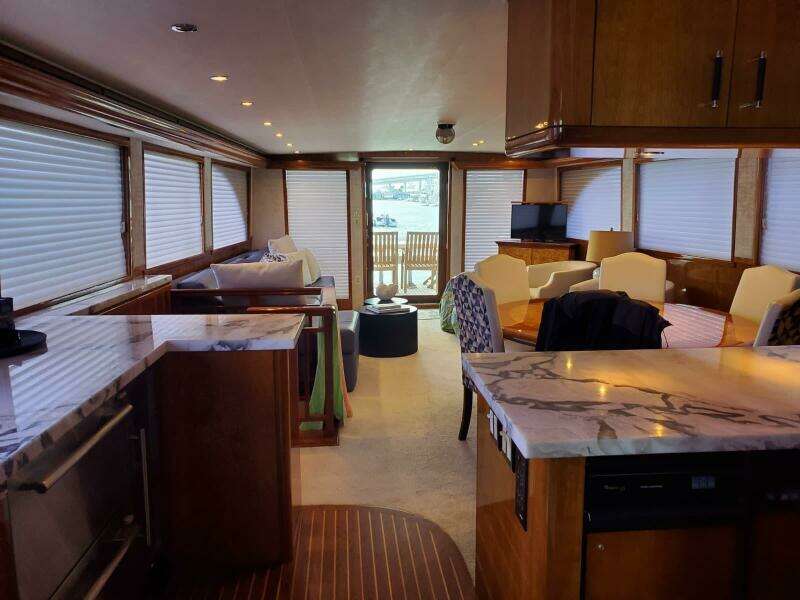 2000 Hatteras 75 Sport Deck