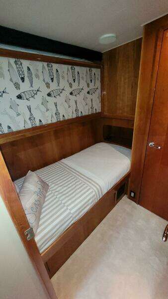 2000 Hatteras 75 Sport Deck