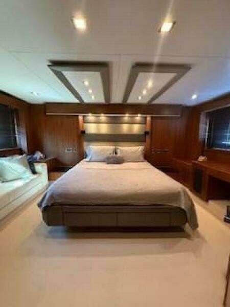 2012 Sunseeker Predator Sport Yacht 74