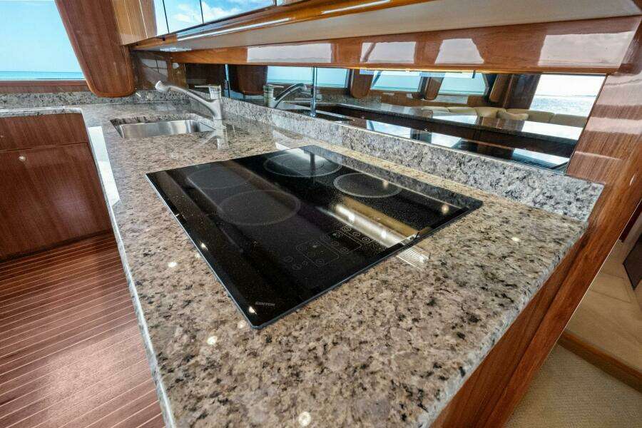 2008 Viking 64 Convertible