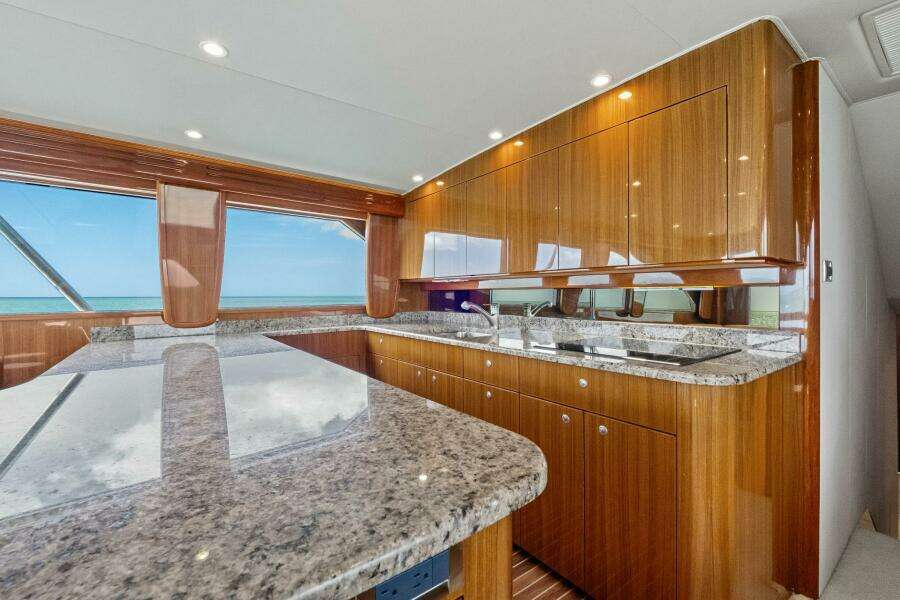 2008 Viking 64 Convertible