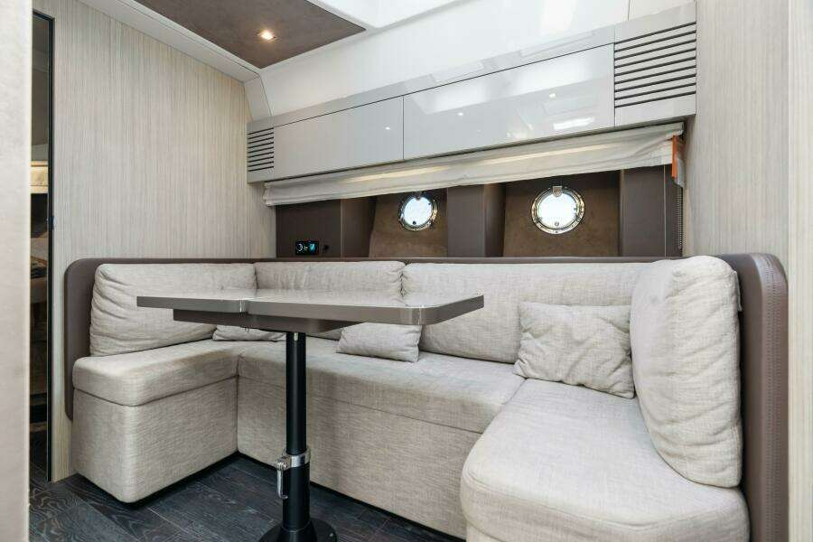 2022 Cranchi M 44 HT