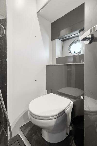 2022 Cranchi M 44 HT