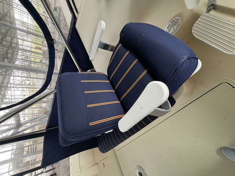 2004 Mainship Pilot 30 Rum Runner II