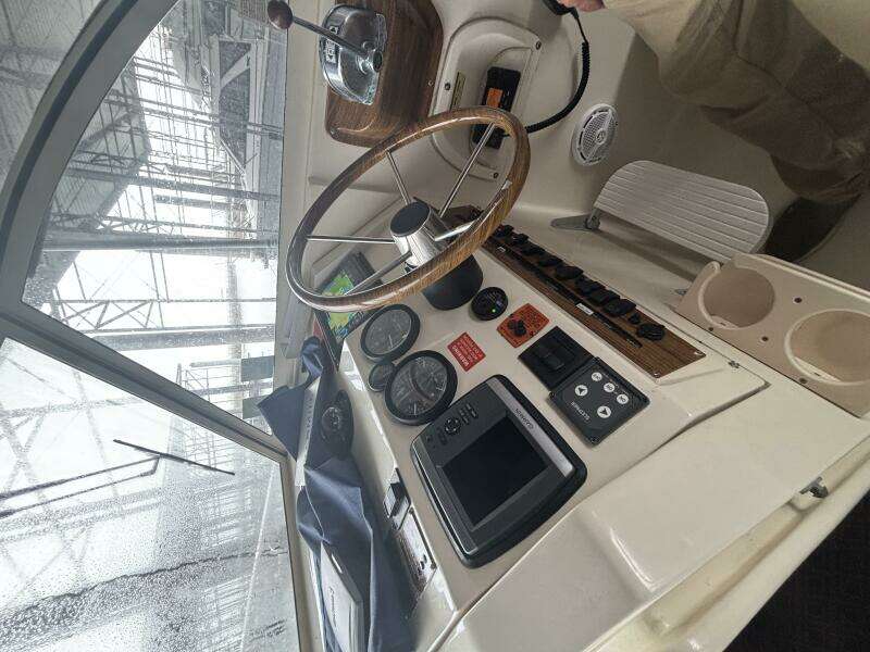 2004 Mainship Pilot 30 Rum Runner II