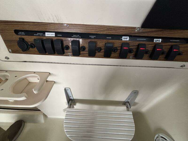 2004 Mainship Pilot 30 Rum Runner II