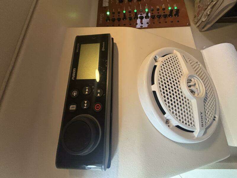 2004 Mainship Pilot 30 Rum Runner II