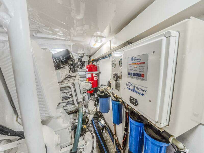 2003 Viking 65 Enclosed Bridge