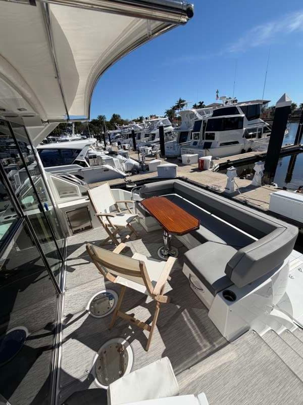 2020 Cruisers Yachts 50 CANTIUS