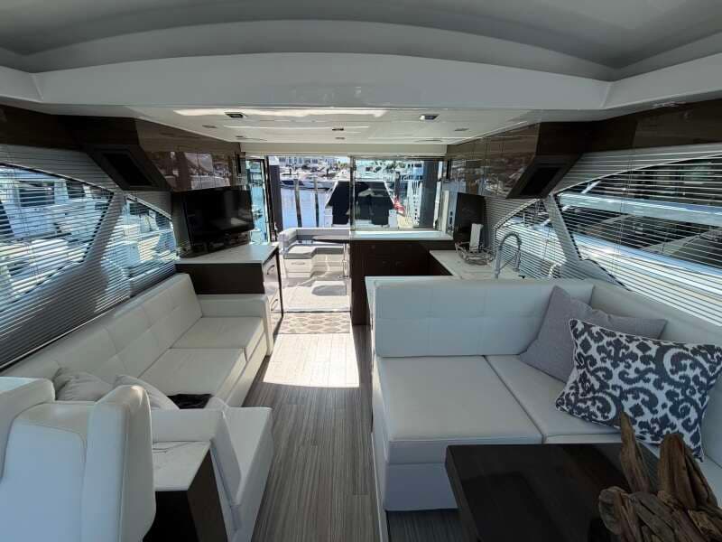 2020 Cruisers Yachts 50 CANTIUS