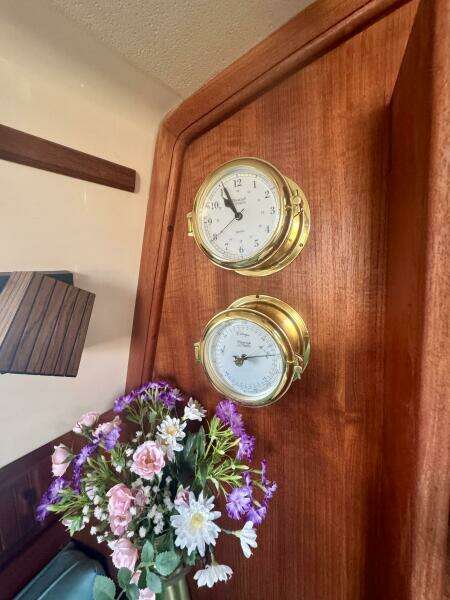 Clock & Barometer