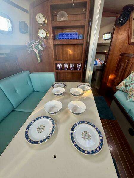 Saloon Table & Dishes