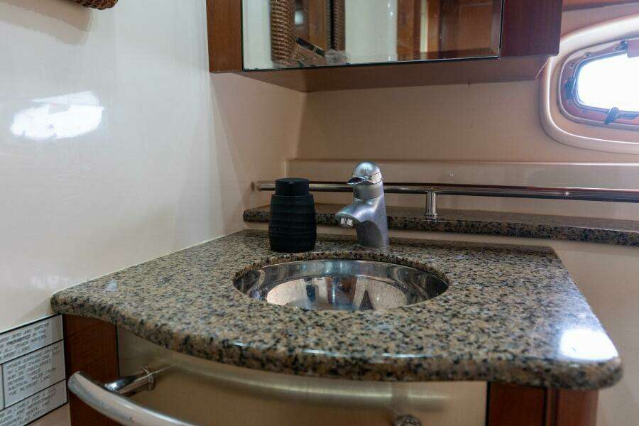 2005 Sea Ray 48 Sundancer