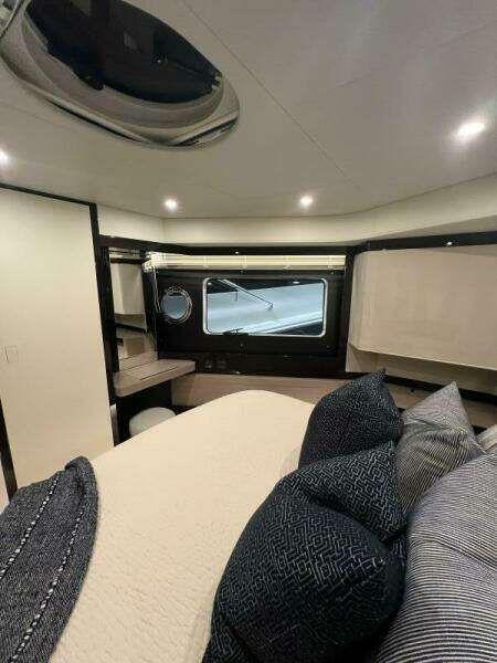 2023 Absolute 48 Navetta