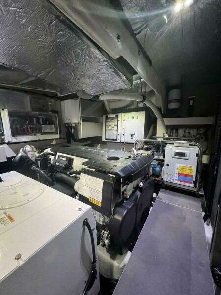 2023 Absolute 48 Navetta