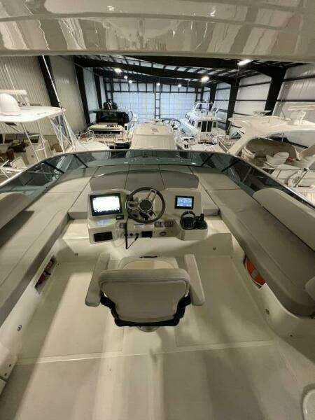 2023 Absolute 48 Navetta