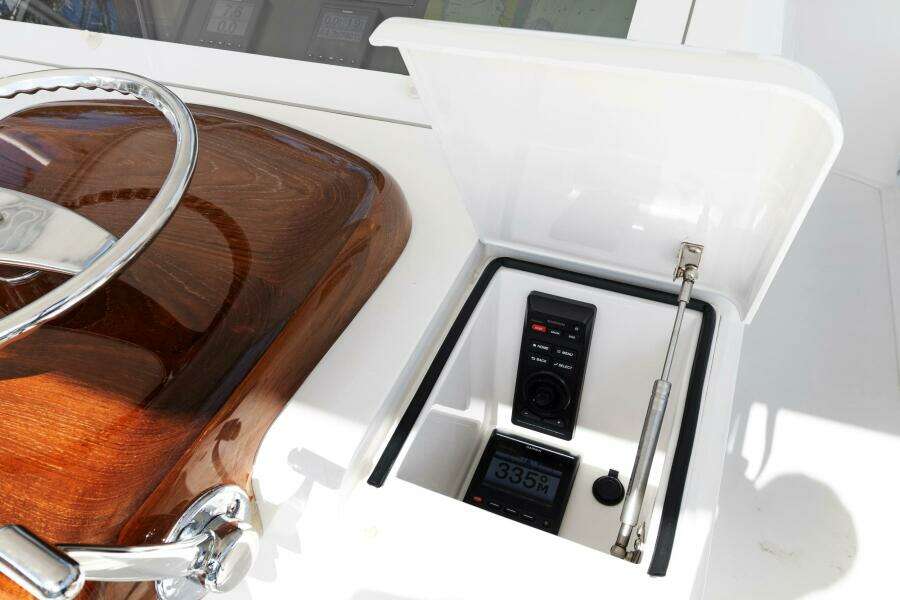 Garmin Autopilot Control And Garmin Remote Keypad