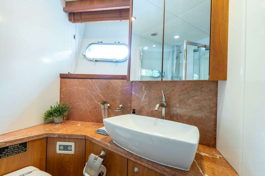 2008 Sunseeker Manhattan 70