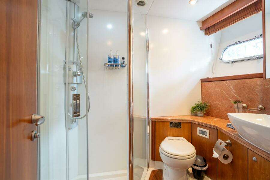 2008 Sunseeker Manhattan 70