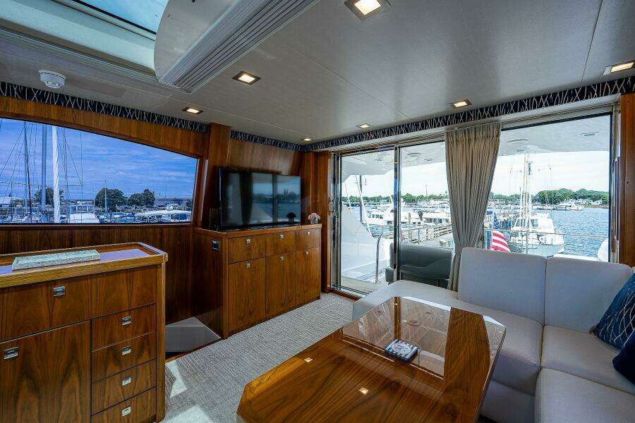 Viking 75 MIRAGE - Enclosed Flybridge