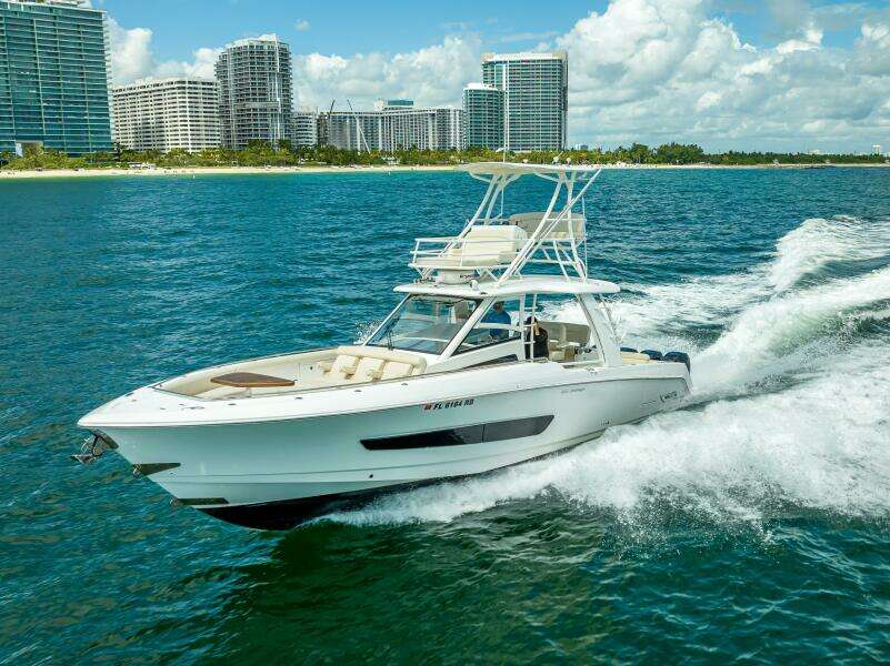 2016 Boston Whaler 
