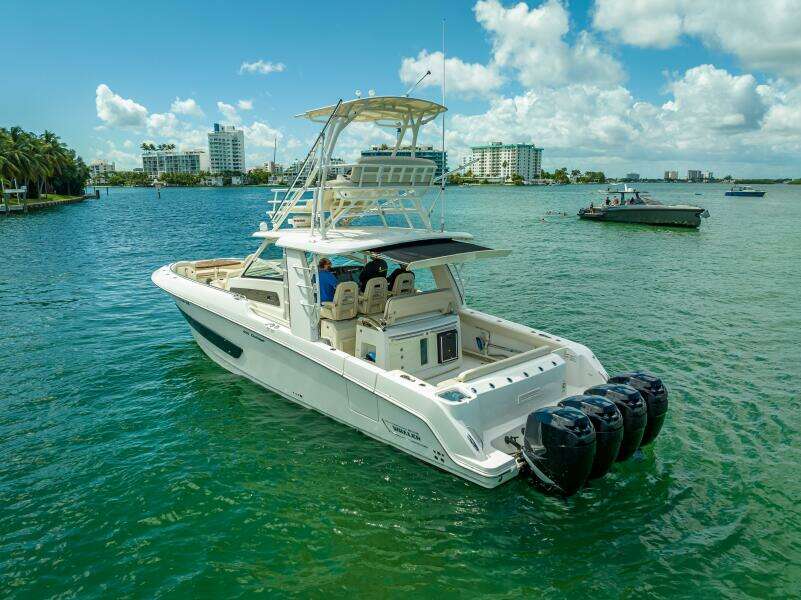 2016 Boston Whaler 